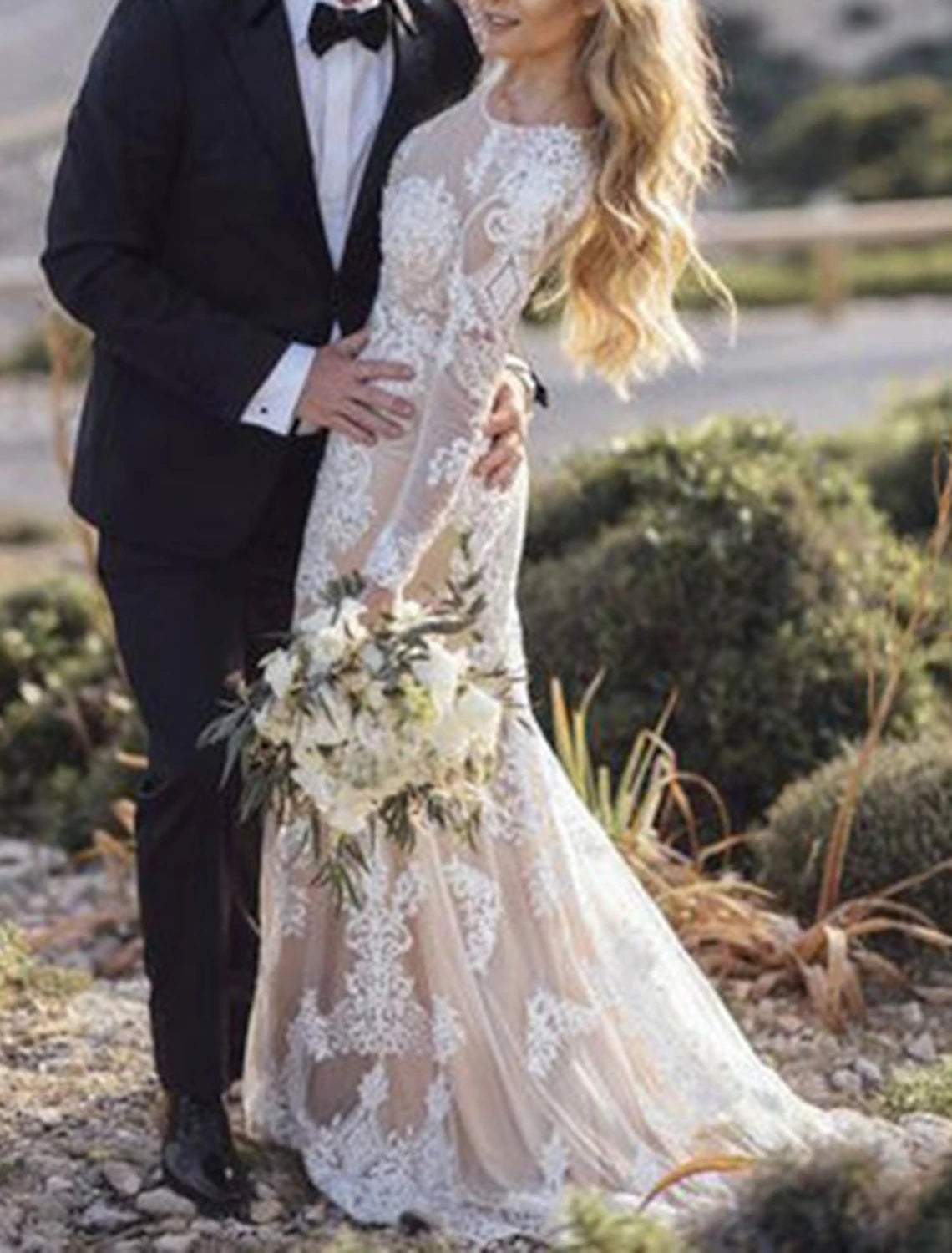 Wholesale Beach Wedding Dresses in Color Boho Wedding Dresses Mermaid / Trumpet Scoop Neck Long Sleeve Court Train Lace Outdoor Bridal Gowns With Appliques